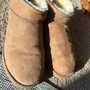 Uggs ultra minis size 9